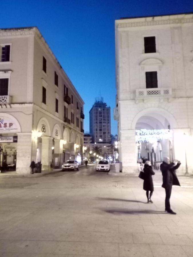 サッサリThe Tower Centro - Piazza Castelloアパートメント エクステリア 写真